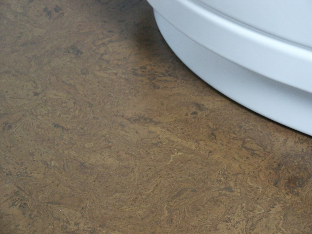 Classic Madera Bad Altbau – Korkboden Referenz von Naturo Bodenbeläge