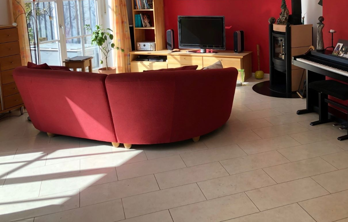 Modern Weiss Wohnzimmer – Korkboden Referenz von Naturo Bodenbeläge
