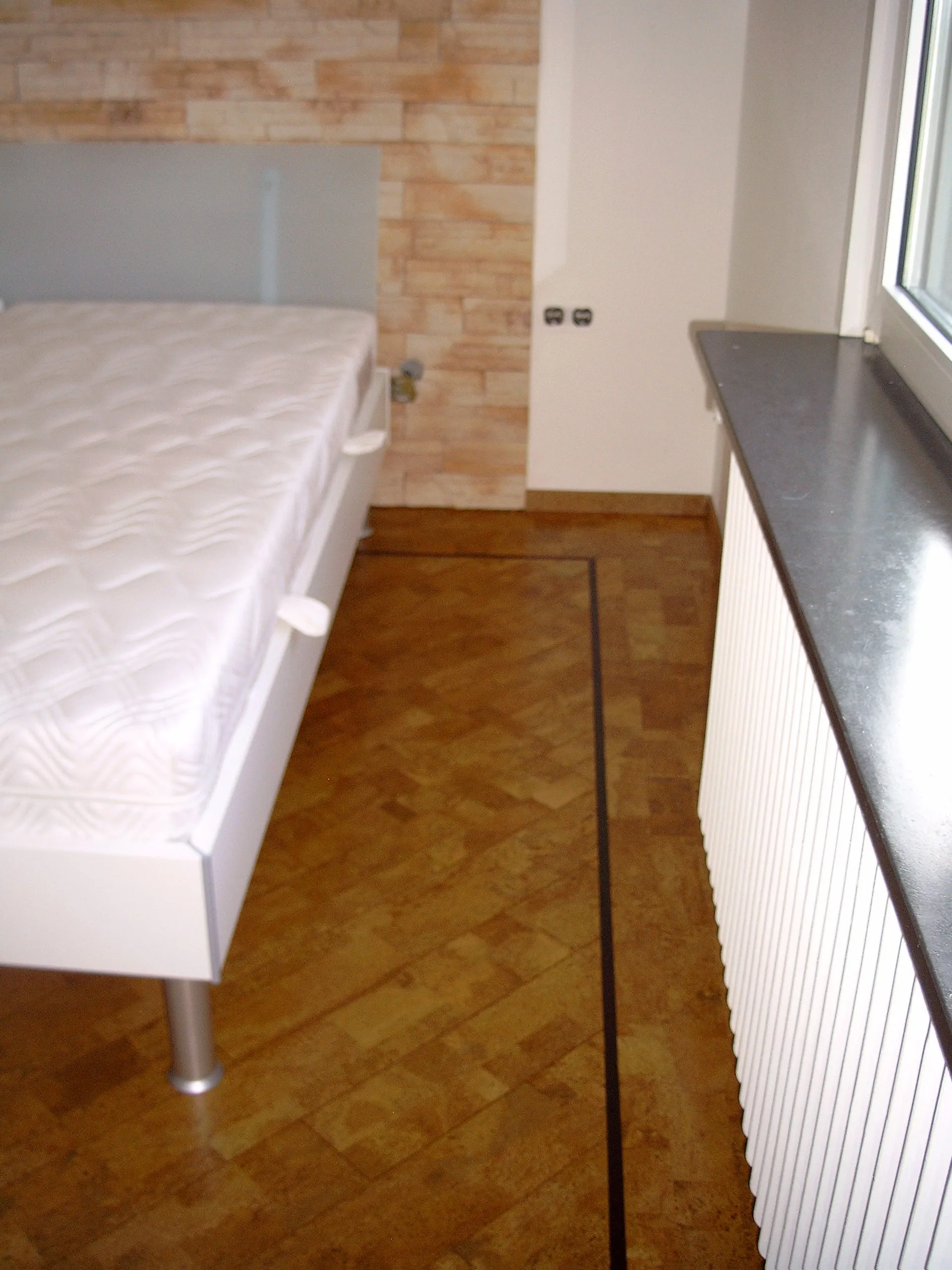 Woody Diele Borduere Schlafzimmer Neu Isenburg – Korkboden Referenz von Naturo Bodenbeläge