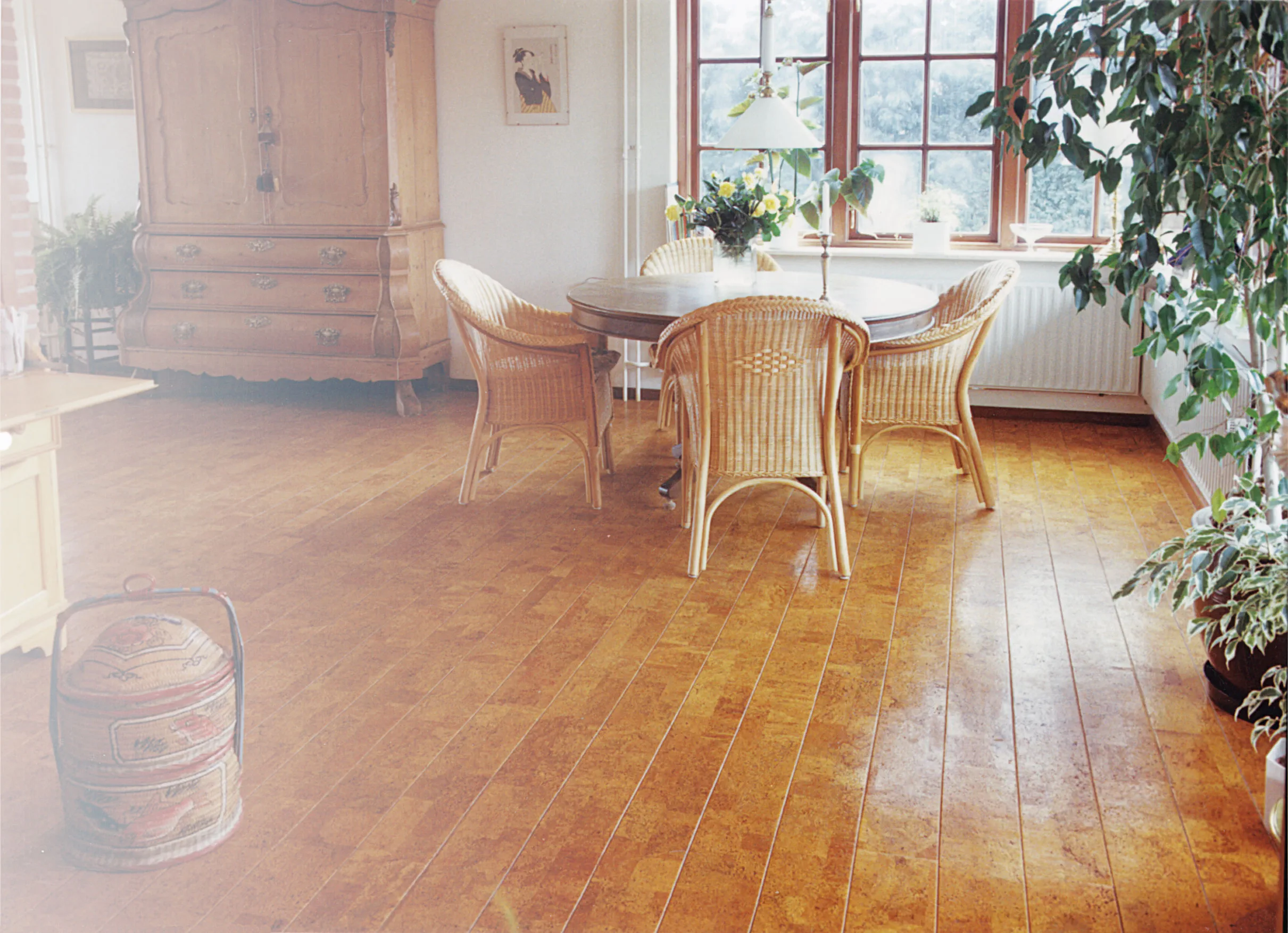 Woody Diele Wohnzimmer Esszimmer – Korkboden Referenz von Naturo Bodenbeläge