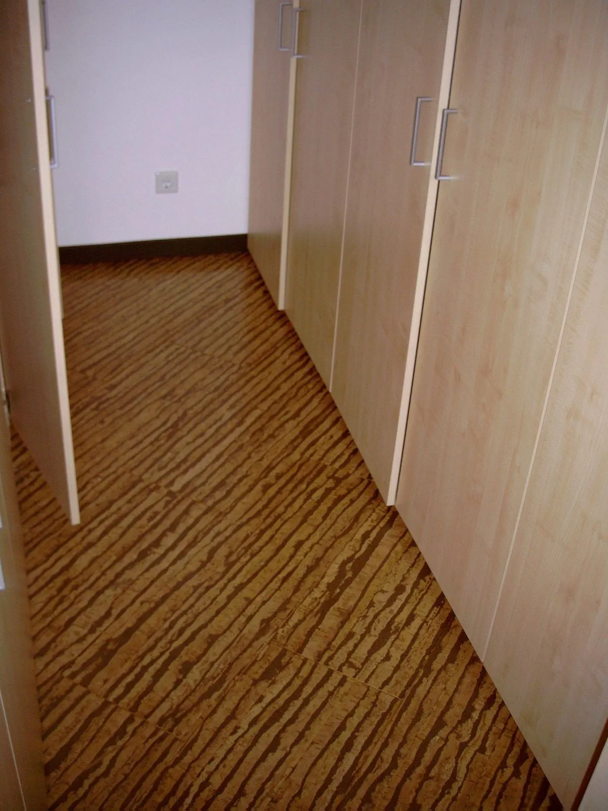 Schlafzimmer 04 1_1200 – Korkboden Referenz von Naturo Bodenbeläge