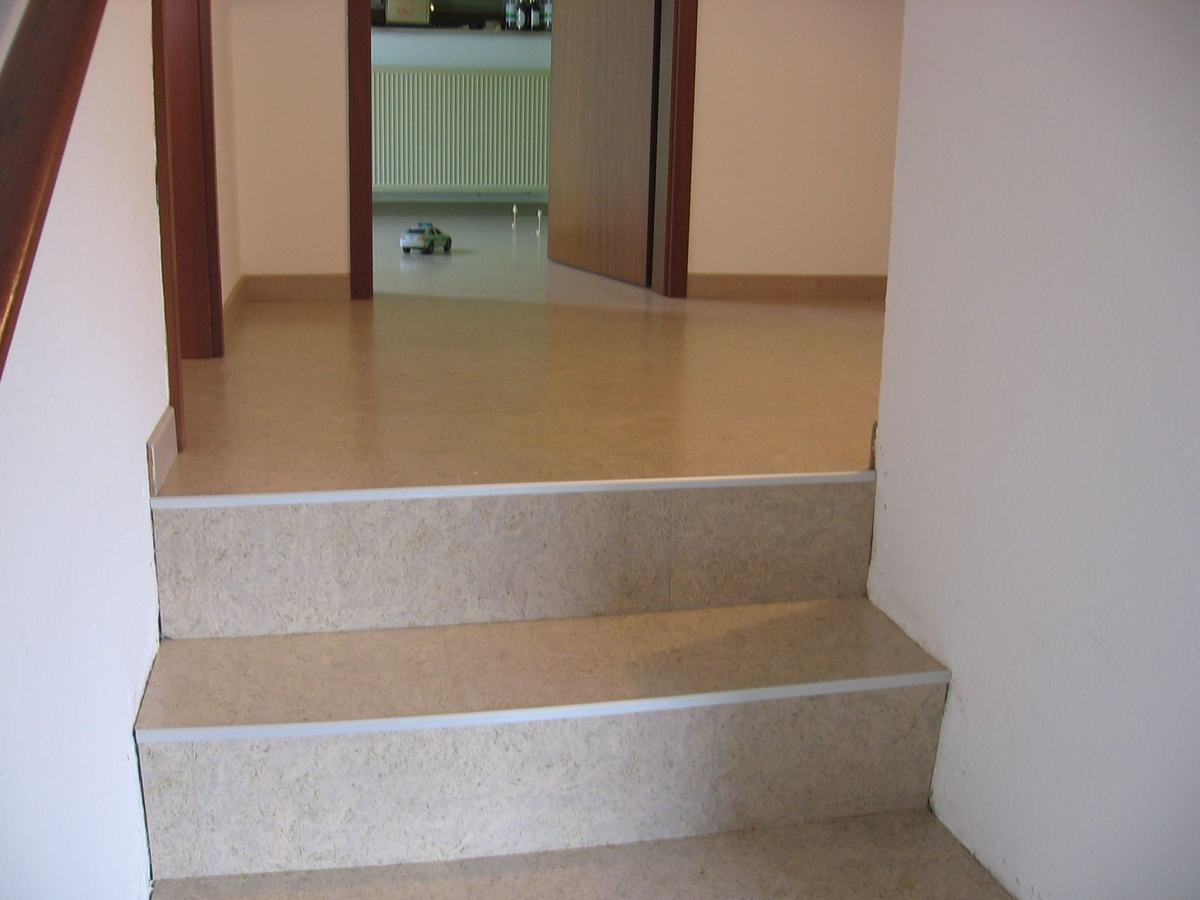 Treppe 07 1_1200 – Korkboden Referenz von Naturo Bodenbeläge