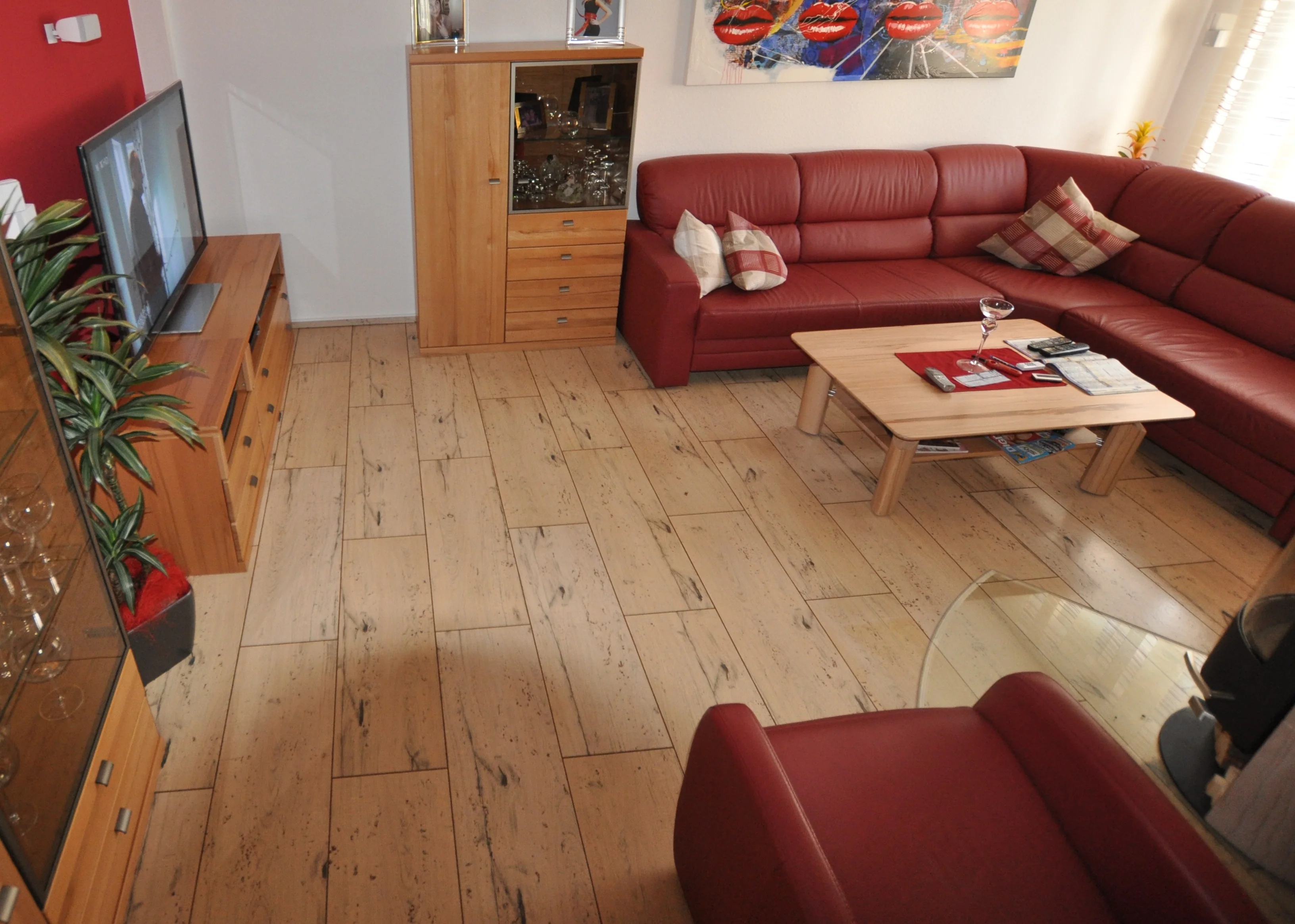 Design Kork in Holz- oder Steinoptik im Raum