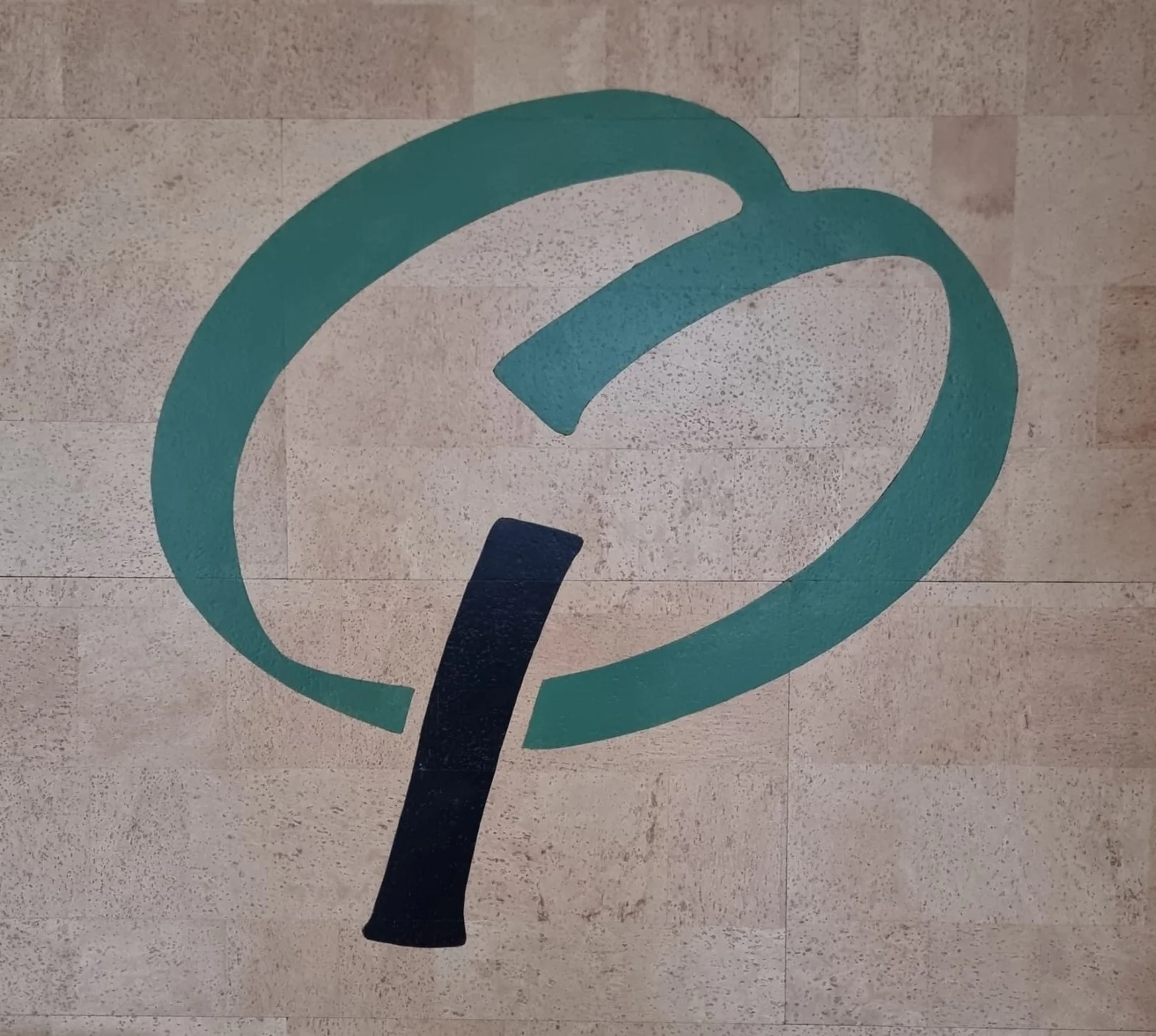 Firmenlogo als Intarsie aus Kork